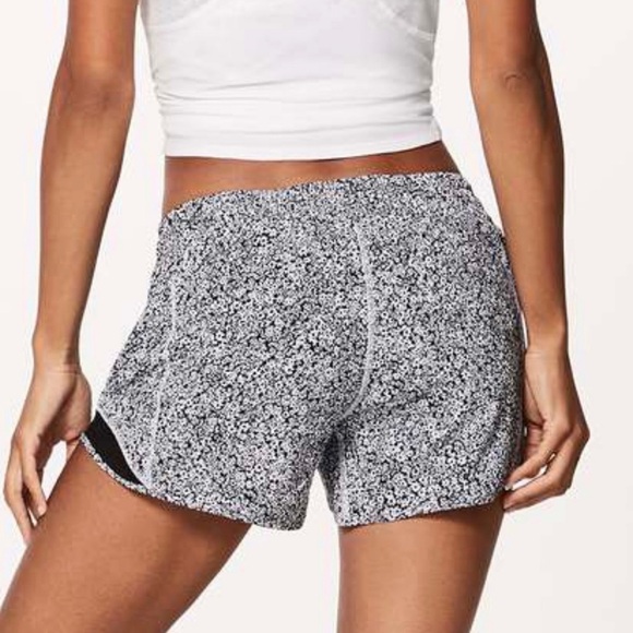 Lululemon Hotty Hot Short II Sz 10 *2.5